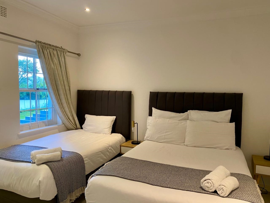 5 Bedroom Property for Sale in Constantia Western Cape